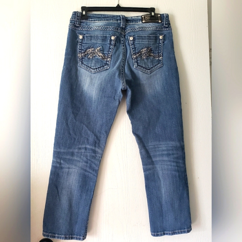 Miss Me Boyfried Capri Ladies Size 30 24 Inch Inseam Mid-wash